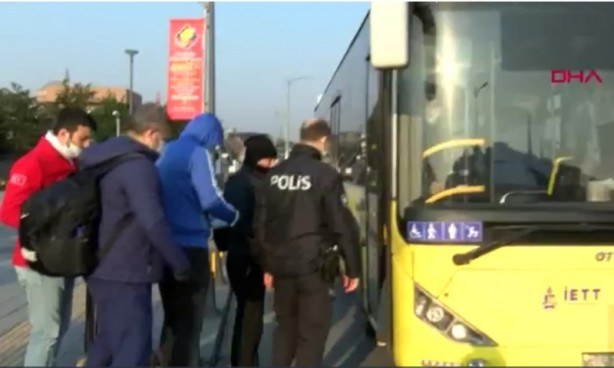 Foto - Otobüsler zamanında gelmedi, yine yığılma yaşandı