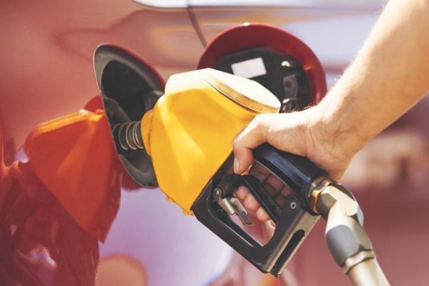 Foto - Otomobil alanlar şimdi kara kara düşünüyor! Akaryakıta zamların en büyüğü geldi