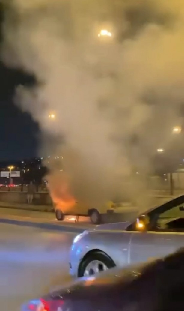 Otomobil alev alev yandı