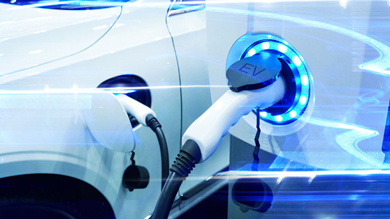 Foto - Otomobil dünyasında ezberler bozuluyor: Benzinliyi bırak elektrikliye bak