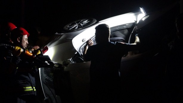 Foto - Otomobil elektrik direğine çarptı: 6 yaralı