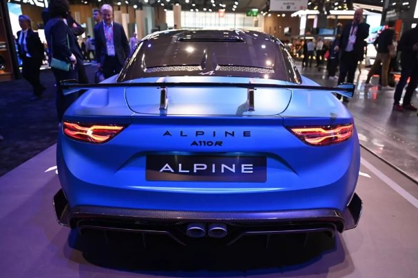 Foto - Otomobil fuarına damga vuran an! Macron böyle baktı