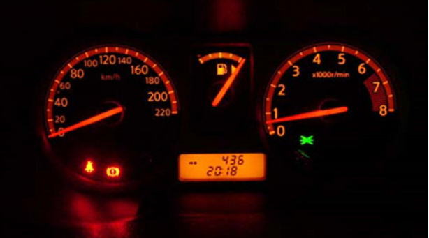 Foto - Otomobil göstergelerinde 'gizemli' üçgen işareti! Ne anlama geldiğini çok az kişi biliyor
