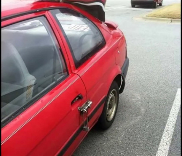 Foto - Otomobil hasarlarına komik çözümler