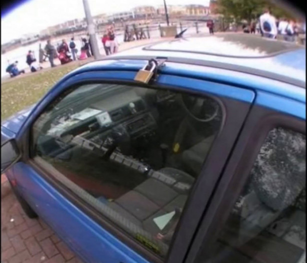 Foto - Otomobil hasarlarına komik çözümler