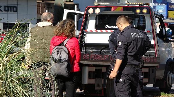 Foto - Otomobil havuza böyle düştü!