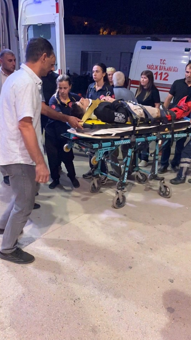 Foto - Otomobil ile motosiklet kafa kafaya çarpıştı