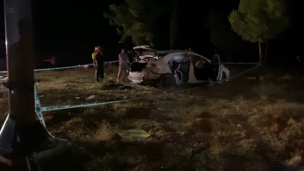 Foto - Otomobil ile tır çarpıştı