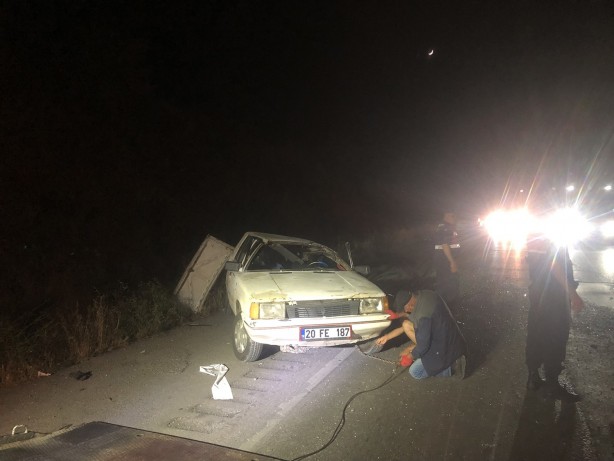 Foto - Otomobil ile transit araç çarpıştı: 3 yaralı