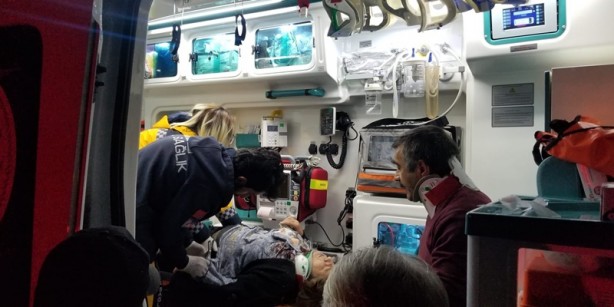 Otomobil köprüden dereye uçtu: 2 yaralı