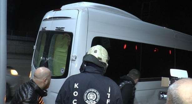 Foto - Otomobil önce servis aracına ardından elektrik direğine çarptı: 1 yaralı