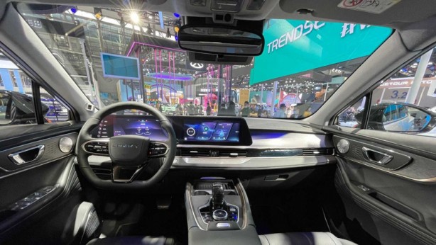 Foto - Otomobil piyasasını alt üst eden SUV! Peynir ekmek gibi satılıyor