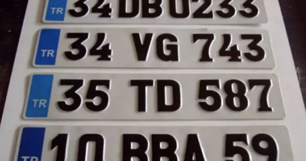 Foto - Otomobil sahiplerinin dikkatine! Araç plakalarınız böyle ise para cezasının yanında muayenede kusur kabul ediliyor!