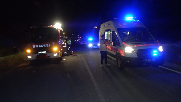 Foto - Otomobil su kanalına devrildi