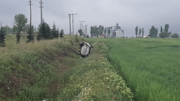 Foto - Otomobil su kanalına düştü: 1 ölü, 4 yaralı