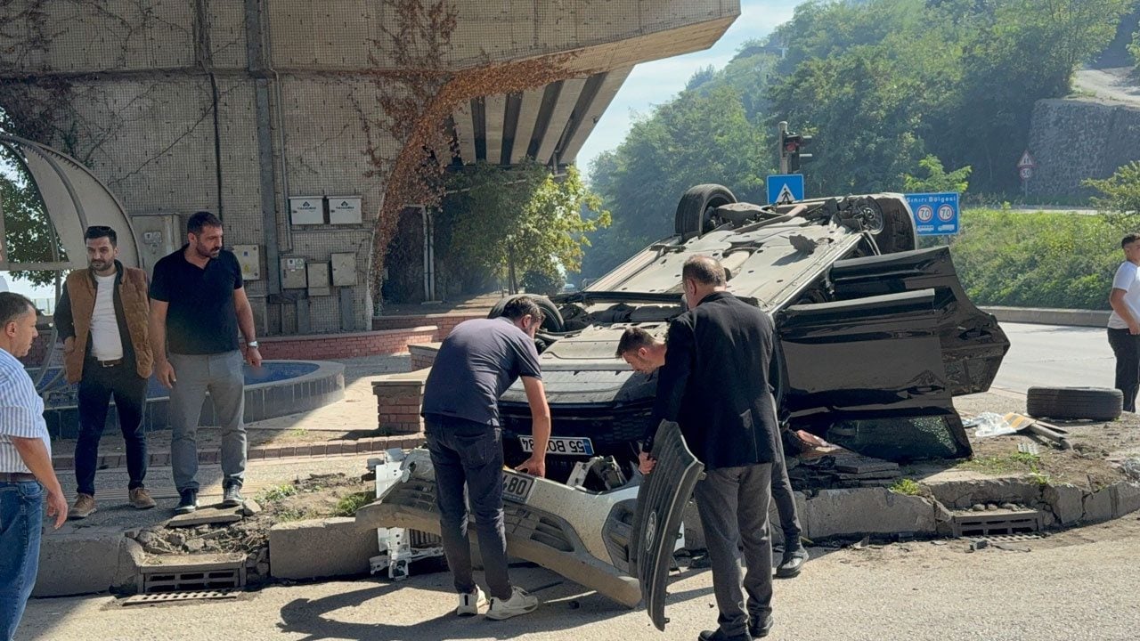 Foto - Otomobil takla atıp ters döndü! 2 milyon 600 bin liraya aldı, bir saat sonra kaza yaptı