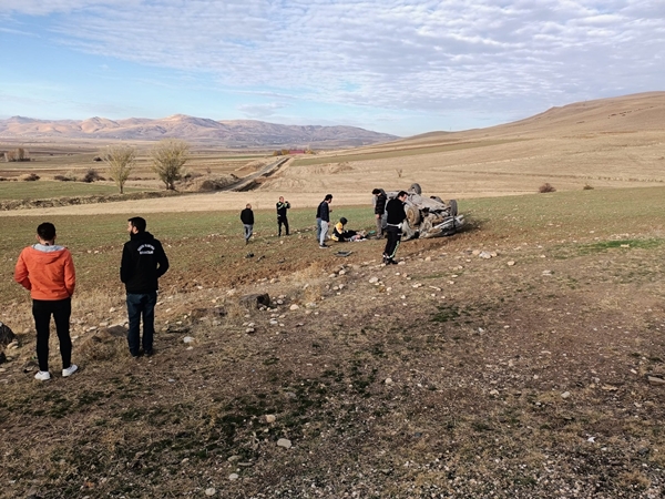 Foto - Otomobil takla attı: 2 yaralı