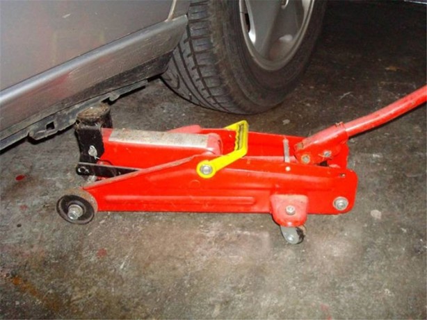 Otomobil tekerini değiştirmenizi kolaylaştıracak 7 tavsiye