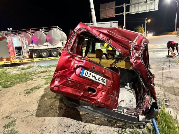 Foto - Otomobil tırdan tıra resmen sekti!