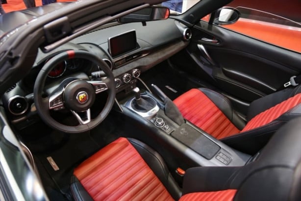  Otomobil tutkunları Belgrad'da bir araya geldi