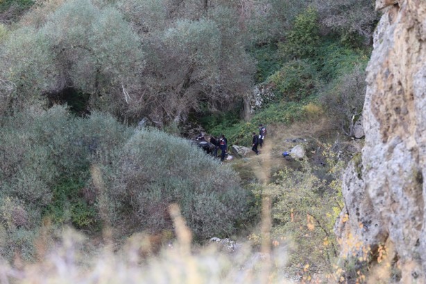 Foto - Otomobil uçuruma yuvarlandı! 2 kişi ağır yaralandı