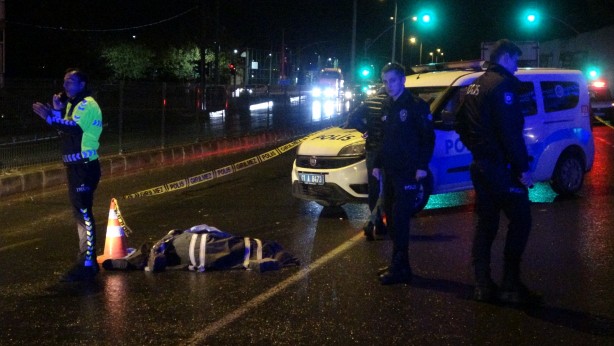 Foto - Otomobilin çarpıp tırın 100 metre sürüklediği kız çocuğu öldü