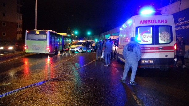 Otomobilin çarpıp tırın 100 metre sürüklediği kız çocuğu öldü