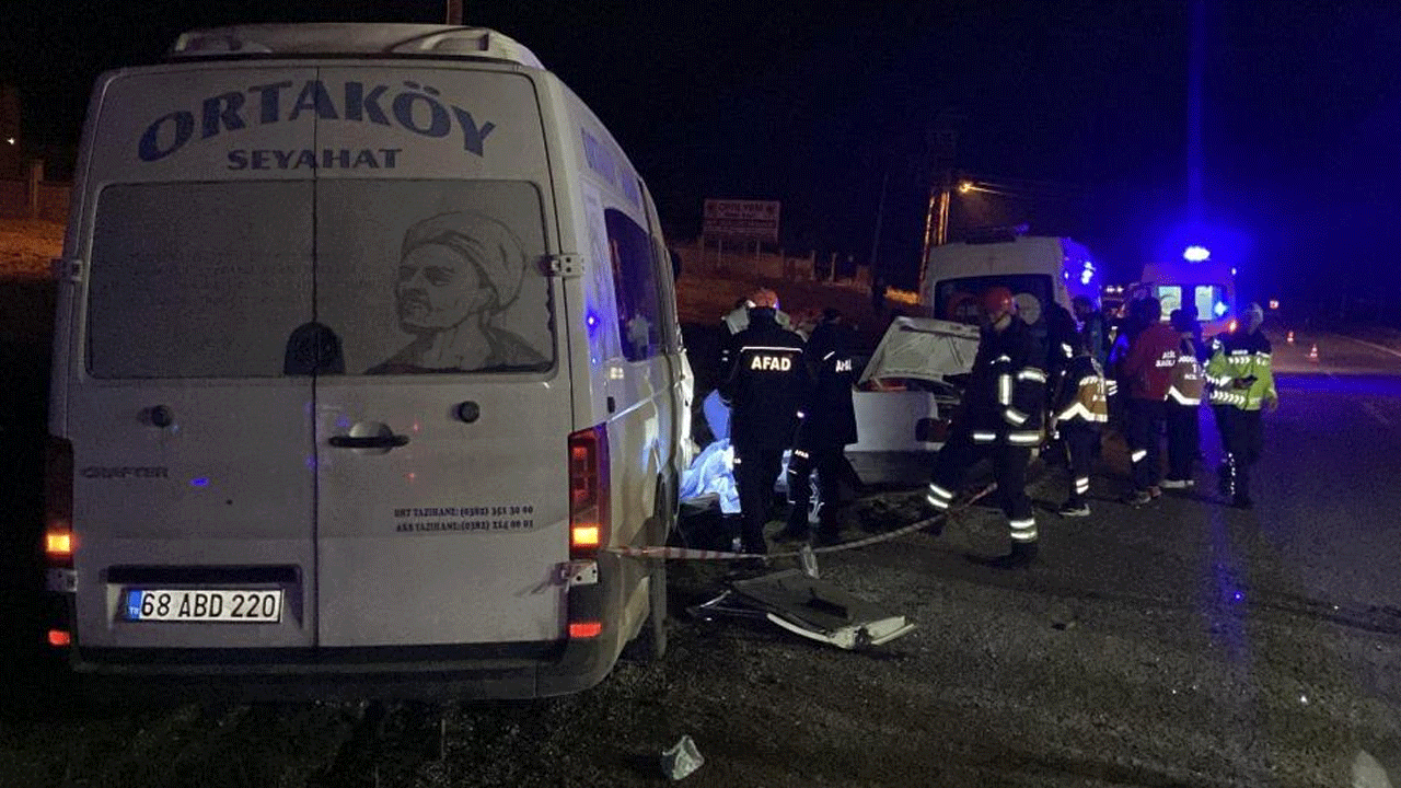 Foto - Otomobilin ikiye bölündüğü kaza yürek yaktı