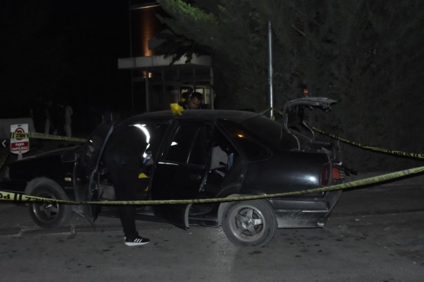 Foto - Otomobilinde silahlı saldırıya uğradı