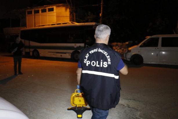 Foto - Otomobiliyle seyir halindeyken başka araçtan ateş açıldı, sırtından vuruldu