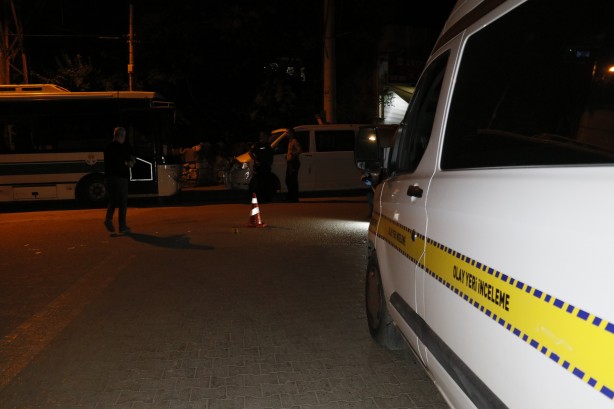 Foto - Otomobiliyle seyir halindeyken başka araçtan ateş açıldı, sırtından vuruldu