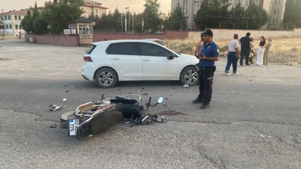 Foto - Otomobille motosiklet çarpıştı: 1 ağır yaralı