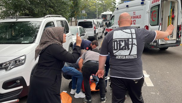 Foto - Otomobille motosiklet çarpıştı: "Bile bile vurdun"