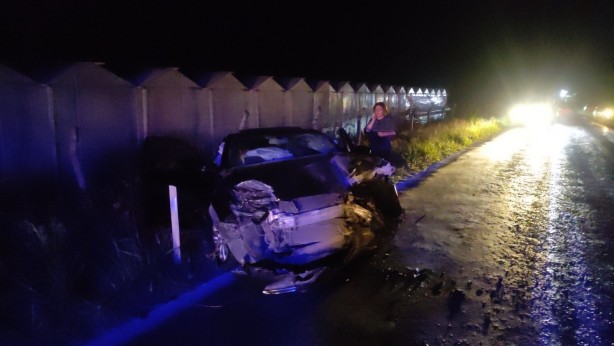 Foto - Otomobiller kafa kafaya çarpıştı