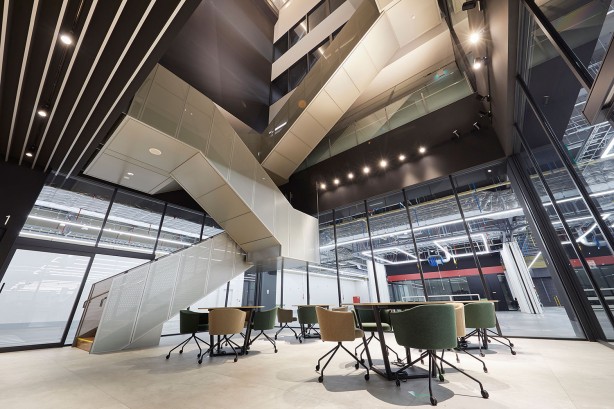 Foto - Otomobiller şimdi daha da çok gelişecek! O marka teknik merkezin yapımını bitirdi! 3 bin kişi kolları sıvadı!