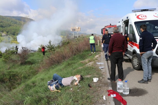 Otomobilleri alev alan çift son anda kurtarıldı!
