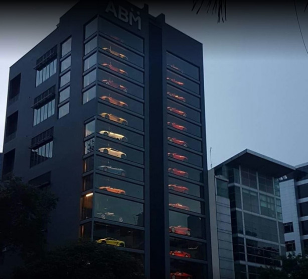 Foto - Otomobilleri otomattan satın alıyorlar!