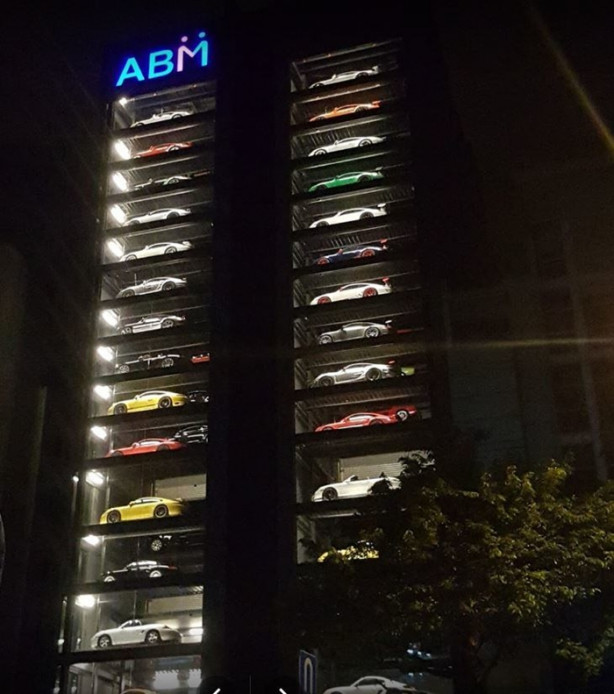 Foto - Otomobilleri otomattan satın alıyorlar!