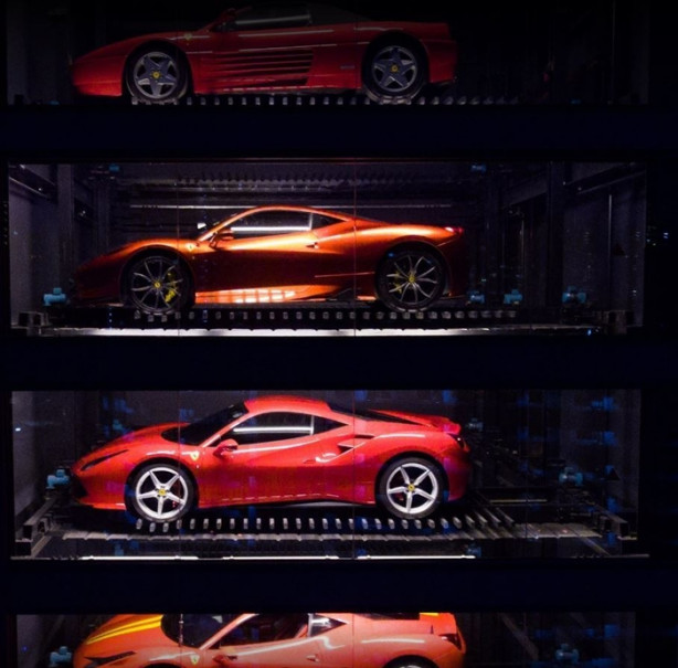 Foto - Otomobilleri otomattan satın alıyorlar!