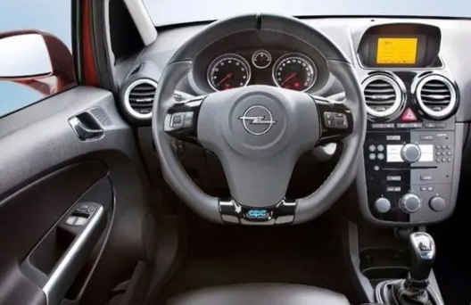 Foto - Otomobillerin gizli özellikleri! Silecek ve sinyal kolunu aynı anda kendinize çektiğinizde..