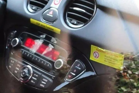 Foto - Otomobillerin gizli özellikleri! Silecek ve sinyal kolunu aynı anda kendinize çektiğinizde..