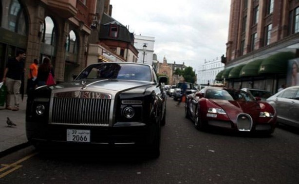 Foto - Otomobillerini bakın nasıl getiriyorlar...