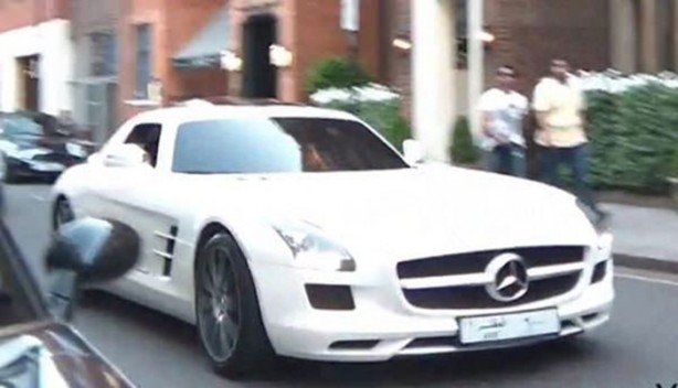 Foto - Otomobillerini bakın nasıl getiriyorlar...