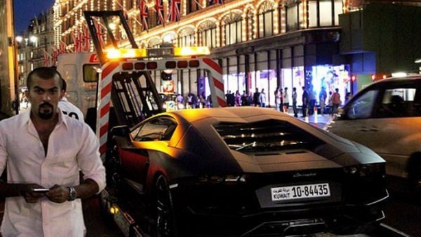 Foto - Otomobillerini bakın nasıl getiriyorlar...