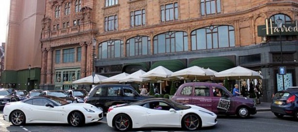 Foto - Otomobillerini bakın nasıl getiriyorlar...