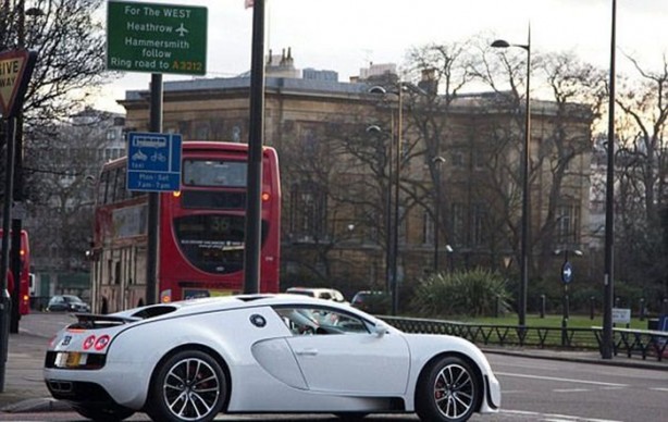 Foto - Otomobillerini bakın nasıl getiriyorlar...