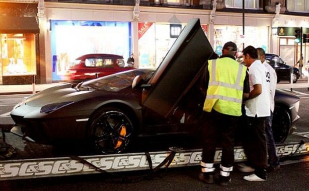 Foto - Otomobillerini bakın nasıl getiriyorlar...