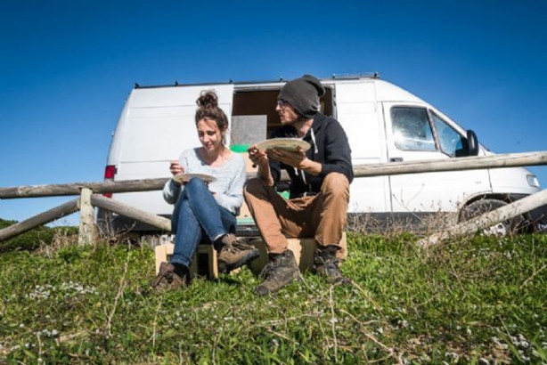 Foto - Minibüsü karavana çevirdiler!