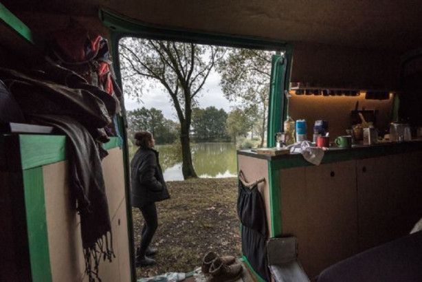 Foto - Minibüsü karavana çevirdiler!