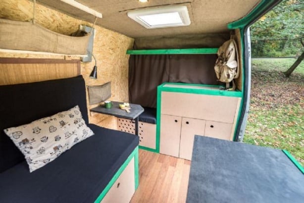 Foto - Minibüsü karavana çevirdiler!